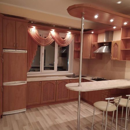 Двухкомнатная Квартира С Кухней Студией Бровары. Екстериор снимка